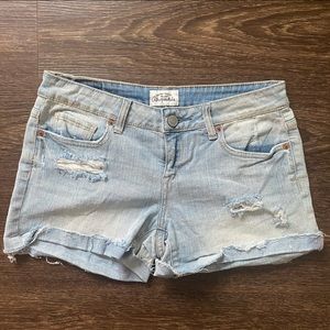Aéropostale Light Wash Denim Shorts